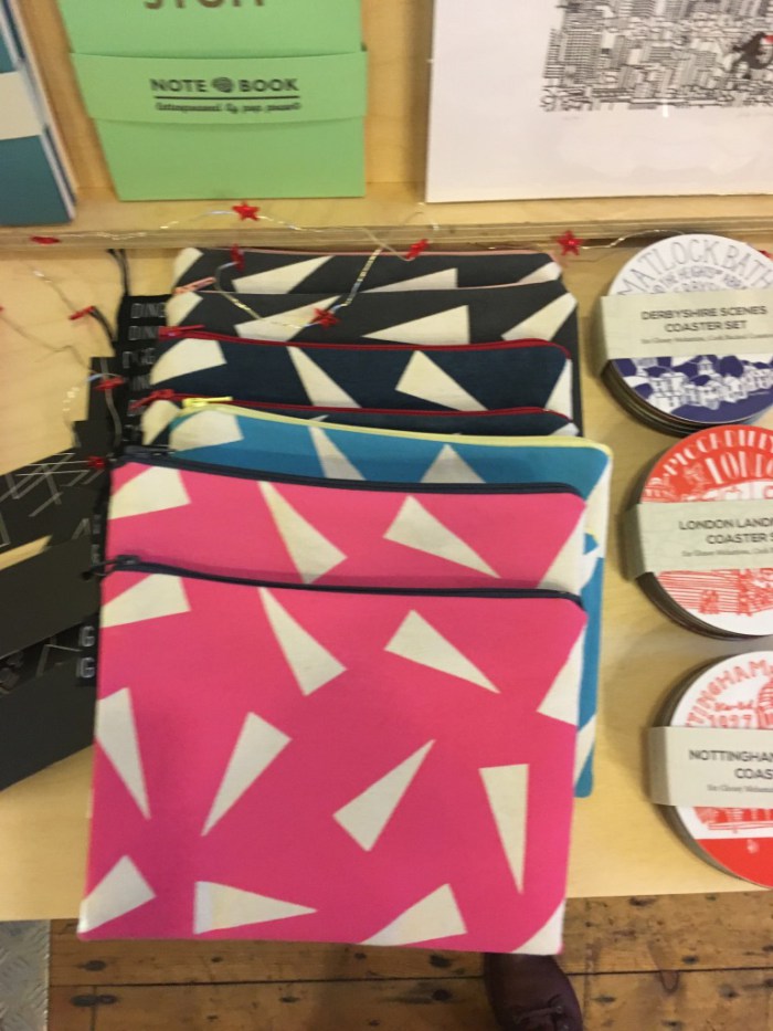 hand-printed-zipped-bag